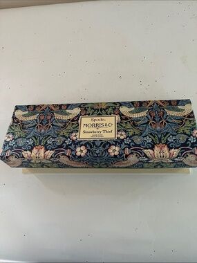 Spode Morris & Co Strawberry Thief Cake Knife
